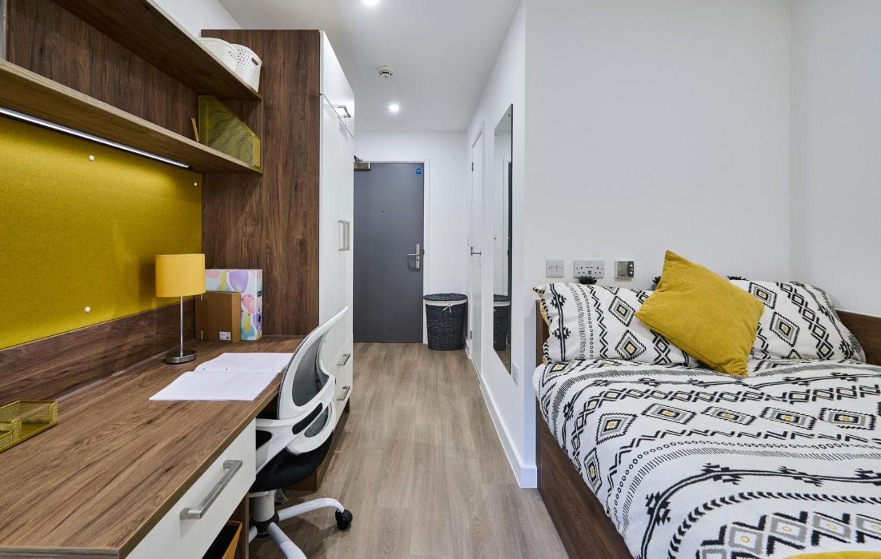 Апартаменты For Students Only The Oaks In Ковентри Экстерьер фото